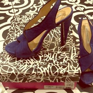 Diane Von Furstenberg blue Julia sz 8.5 heels